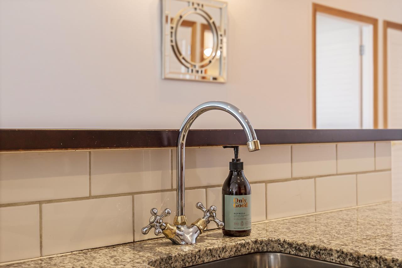 Princes Wharf Boutique Apartments Оукланд Екстериор снимка