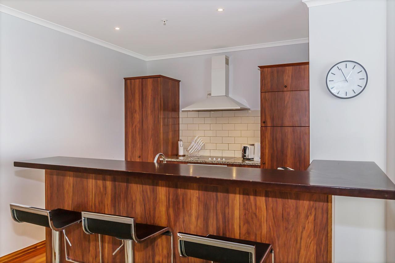 Princes Wharf Boutique Apartments Оукланд Екстериор снимка