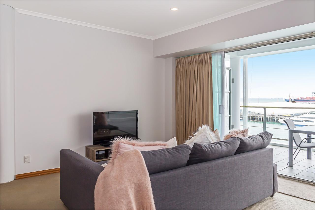 Princes Wharf Boutique Apartments Оукланд Екстериор снимка